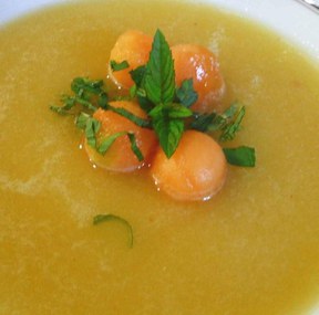 con_tue_b288-mv-20110716-melonensuppe.jpg con_tue_b288-mv-20110716-melonensuppe.jpg