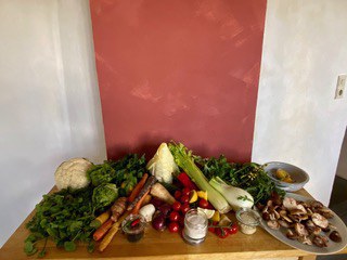 Diverse Brühen, Crostini mit Bärlauchbutter und Boeuf bourgignon Diverse Brühen, Crostini mit Bärlauchbutter und Boeuf bourgignon