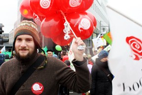 aktuelles-aktuelles_2014-demo_luftballons.jpg