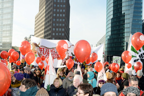 aktuelles-aktuelles_2014-whes_demo_sfd_gruppe_288.jpg