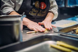 Spargel (c) meerfreiheit.com Spargel rollen (c) daslichtbildstudio.jpeg