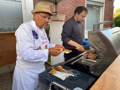 (c) Michael Recktenwald Bratwurst Grill_Michael Recktenwald.jpg