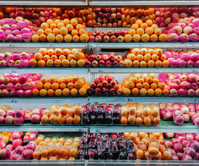 Neuer Bericht: Slow Food fordert ein Ende von Doppelstandards bei Lebensmittelimporten - Landwirt*innen und Verbraucher*innen haben ein Recht auf Fairness und Transparenz