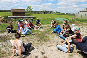 bildung-sebastian-heilmann-zeigt-die-gemeinde-in-tempelhof-.jpg