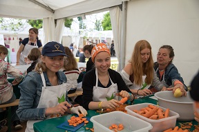 25_jahre_slow_food_deutschland-schnippeldisko_kirchentag_2017_c_ingo_hilger.jpg 25_jahre_slow_food_deutschland-schnippeldisko_kirchentag_2017_c_ingo_hilger.jpg
